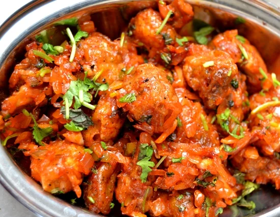 Delicious Pizza N Wings Restaurant on McPhillips Street in Winnipeg MB